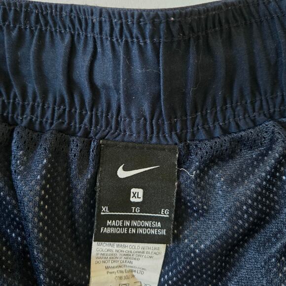 Nike Navy to Turquoise Patterned Swimsuit - Men's XL - 11" Inseam - Picture 4 of 5